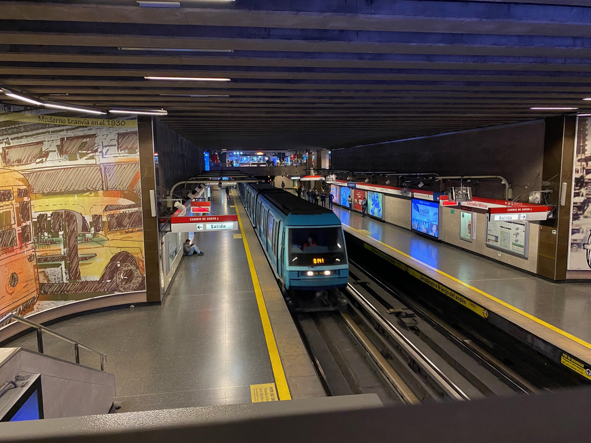 Túnel línea 1 del Metro de Santiago